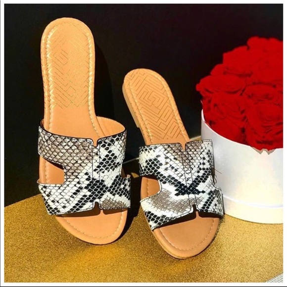 ⚡️Snakeskin Geo Cut Flat Sandals - Picture 5 of 5